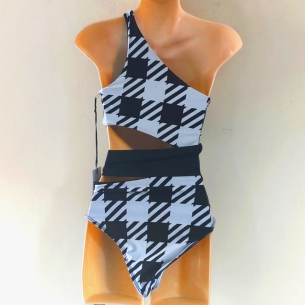 Beach Riot Carlie One Piece In Houndstooth - Picture 10 of 16